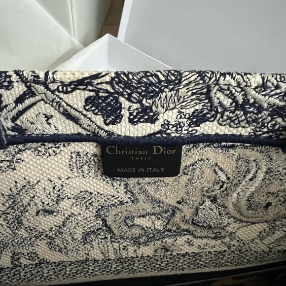 Dior Toile de Jouy Embroidery Tote - Picture 13 of 13